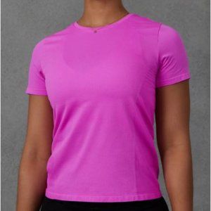 Fabletics Feather Tech Short-Sleeve Workout Gym Sport Active Top Fuschia Pink M